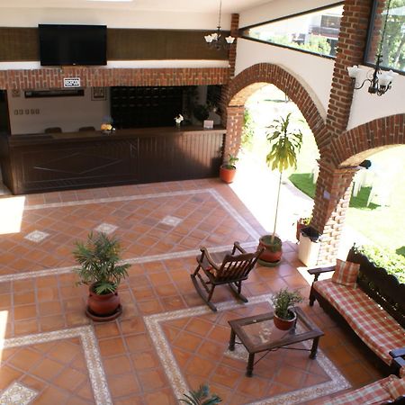 Hotel Los Sauces Вилья-дель-Карбон Экстерьер фото