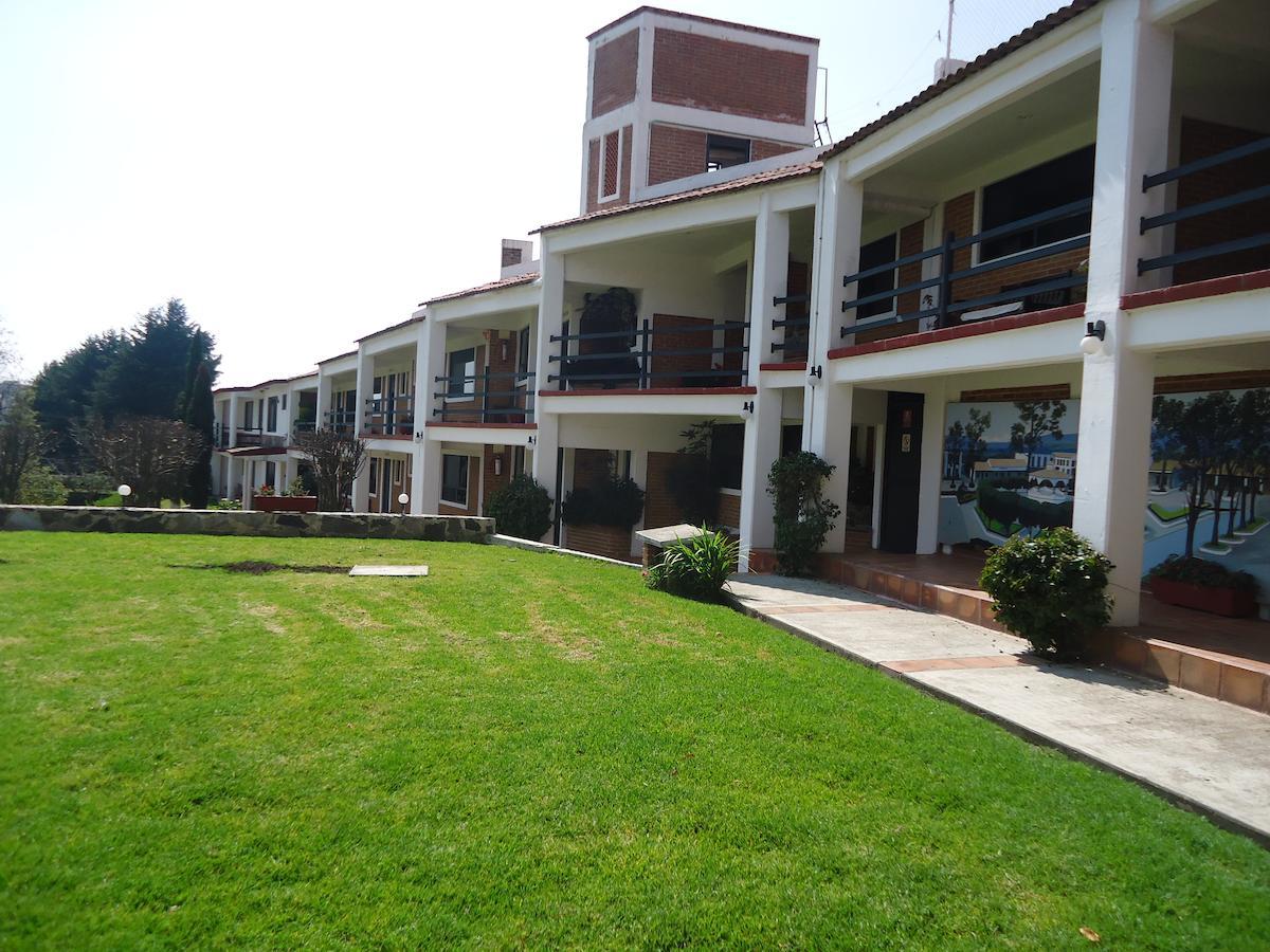 Hotel Los Sauces Вилья-дель-Карбон Экстерьер фото